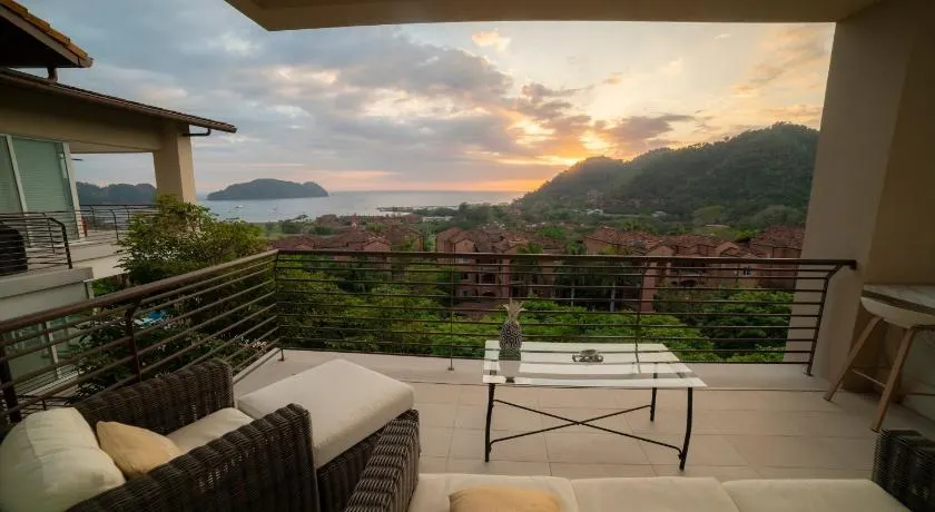 Montecielo 4A - 3 bdr 3 1 ang a half bath Ocean View - Image 1