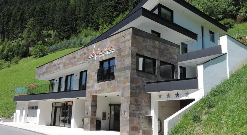 Aparthotel Adrenalin - Image 1