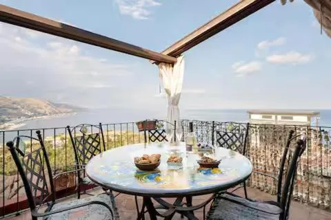 DIMORA DISIU - Jacuzzi & Sea View - 4 minuti a piedi dal centro - Image 1
