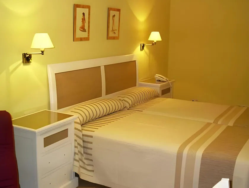 HOTEL EL ROBLE PALENTINO - Image 1