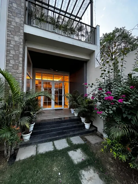 Leela Villa Varanasi - Image 1