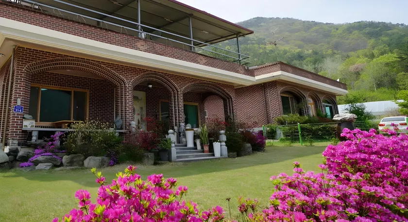 Buan Chilkdeokgol Pension - Image 1
