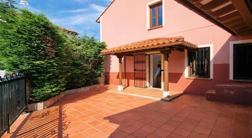 Llanes Casa con Terraza y Barbacoa – La Jorcada - Image 1