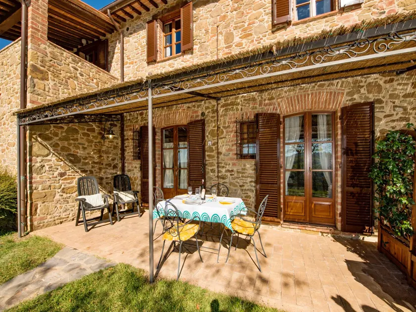 Farmhouse with air conditioning, private terrace and pool - Image 1