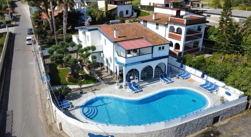 VILLA LUDO a ZAMBRONE TROPEA - Image 1