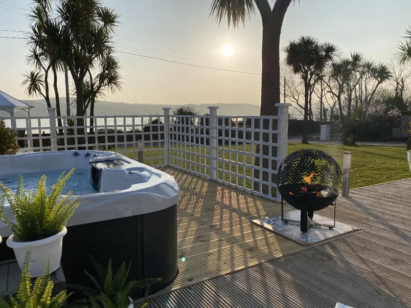 Seaview Cottage on the Island - Image 1