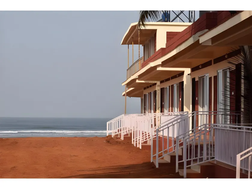 SEA LUXE Beach Resort - Image 1