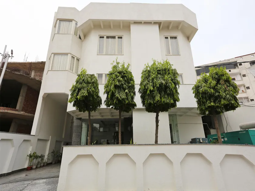 HOTEL NEW ANAND PALACE - Image 1