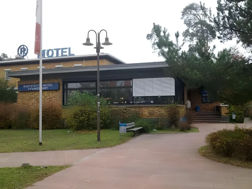 Autobahn Hotel Pfungstadt Ost - Image 1