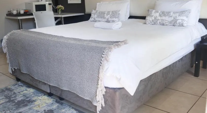 3 Liebeloft Guest House - Image 1