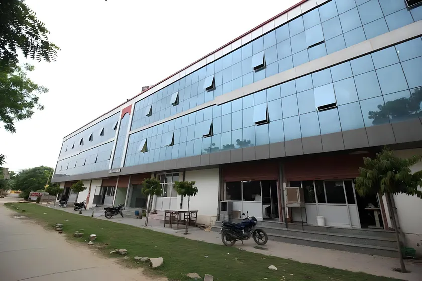 HOTEL O VIVAAN - Image 1