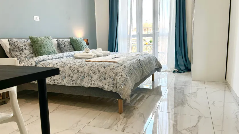 Luxury Hostel B&B  Apartment Near Torino Center - Image 1