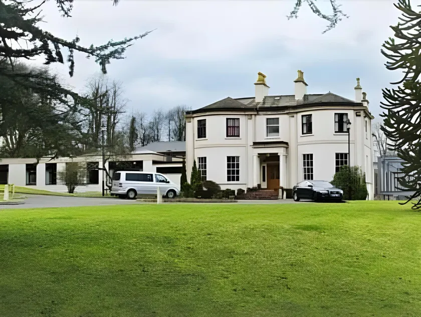 Woodland House Hotel - Image 1