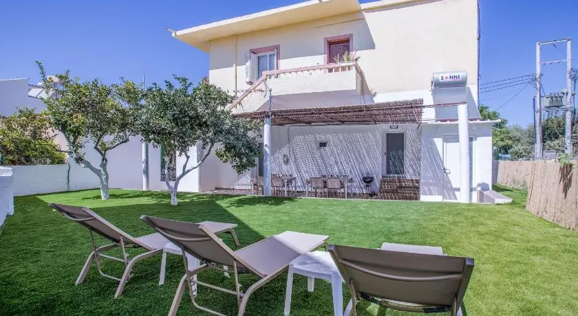 Kalyves Pearl apartments by the sea - Image 1