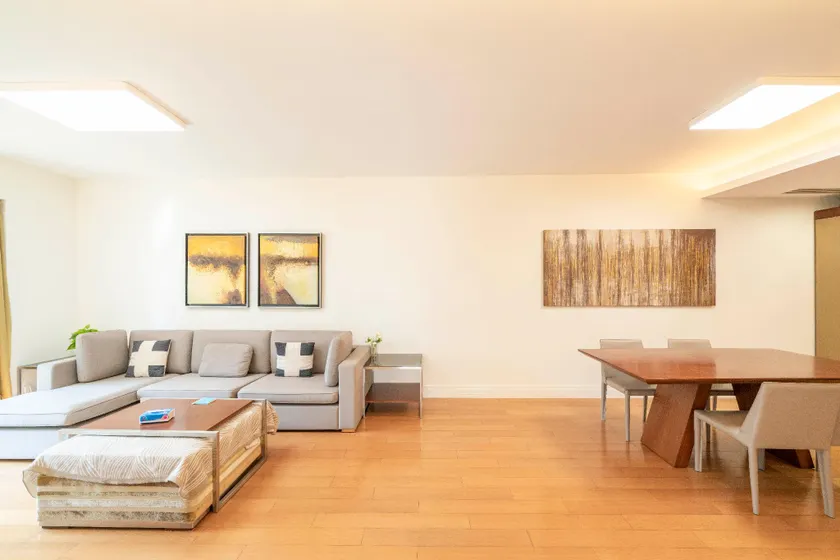 Cozy 2 Bedroom 1 Living Apartment Yongxin Century Xujiahui - Image 1