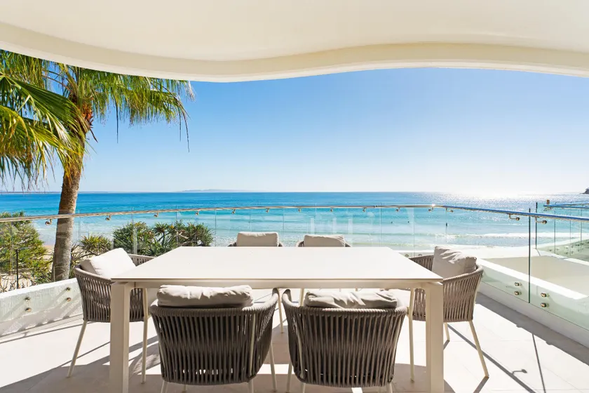 La Mer Apartments - Image 1