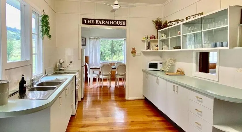 Kenilworth Farmhouse - Image 1