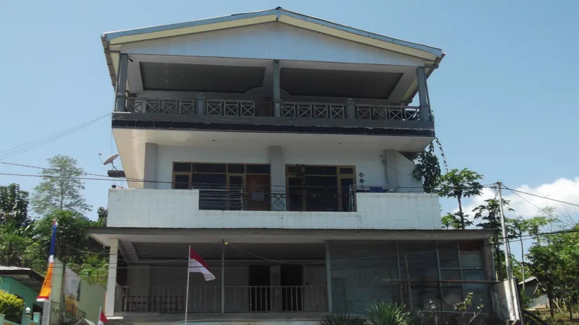 Sunrise Hotel Labuan Bajo - Image 1
