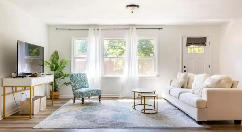 Bohemian Retreat Newly Remodeled with New Hot tub - Image 1