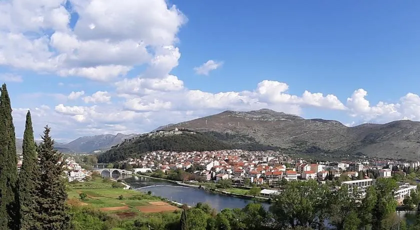 Nijona 1 - Image 1