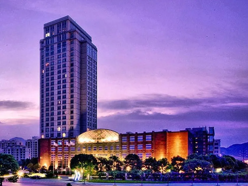 Xiangshan Harbour International Hotel - Image 1