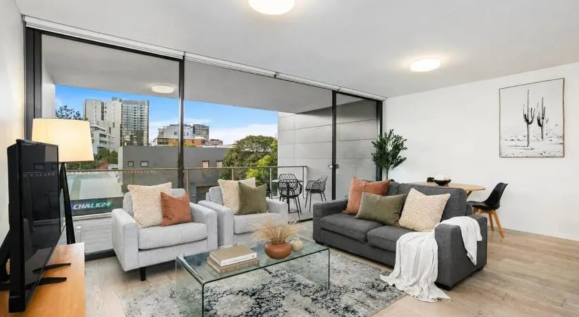 Sunlit Rosebery Stay - Easy Airport Access - ROSE9 - Image 1