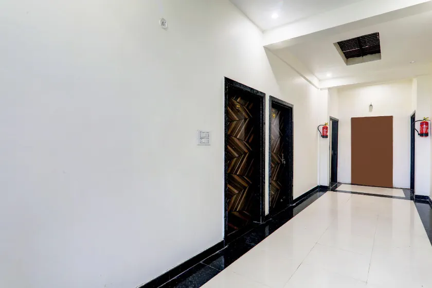 Hotel O SIDDHIVINAYAK GUEST HOUSE & RESTAURANT - Image 1
