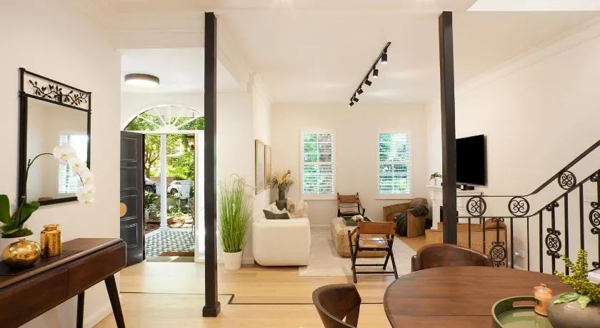Sweet Juliet, Double Bay - Image 1
