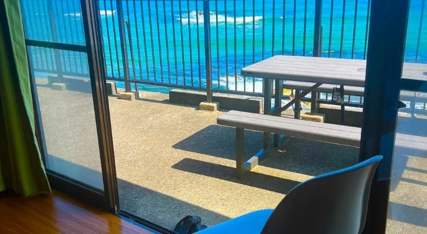 コンドミニアム海のまんまえ荘 - Image 1