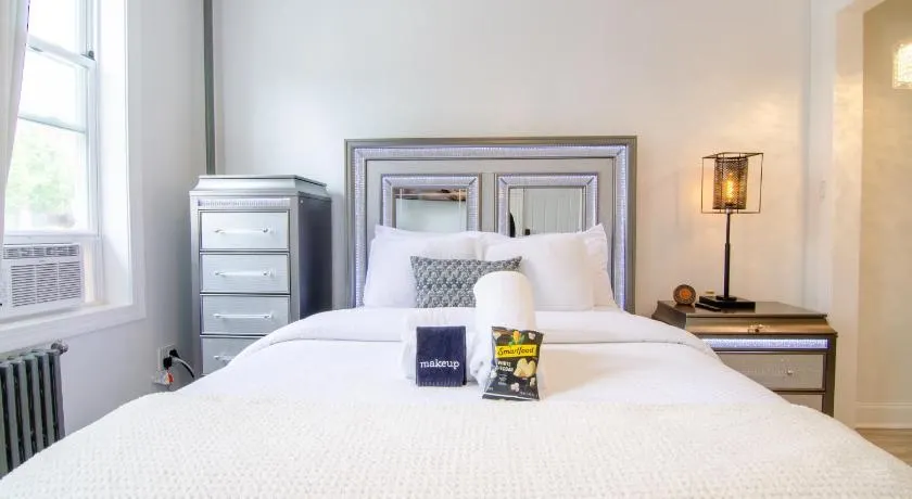Fireflies In NYC, Cozy, Private & New - Image 1