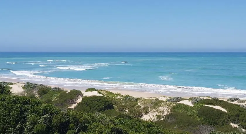 The Sparrow's Nest Beach-Front Self-catering - Image 1