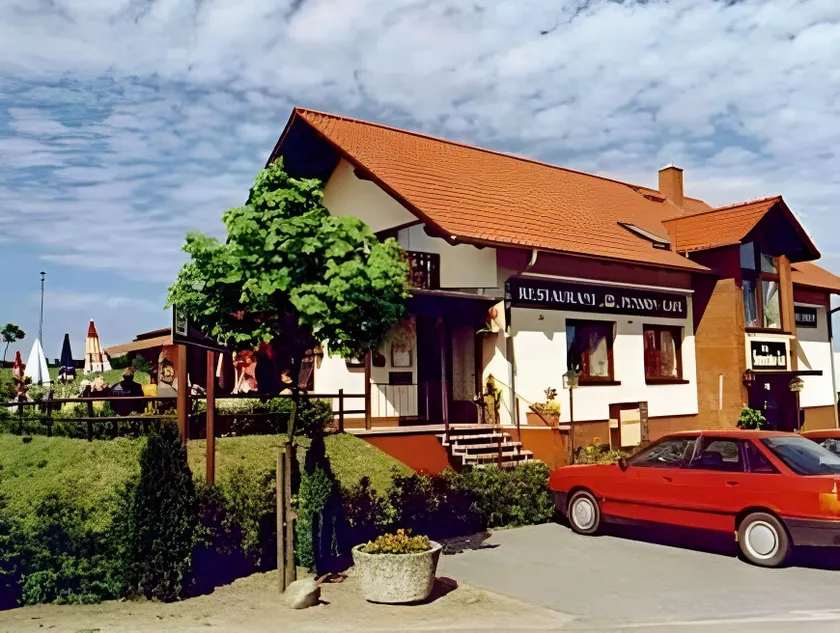 Bestwaner Hotel - Image 1