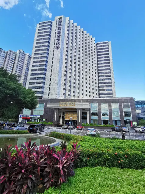 Pavilion Century Tower Hotel - Image 1