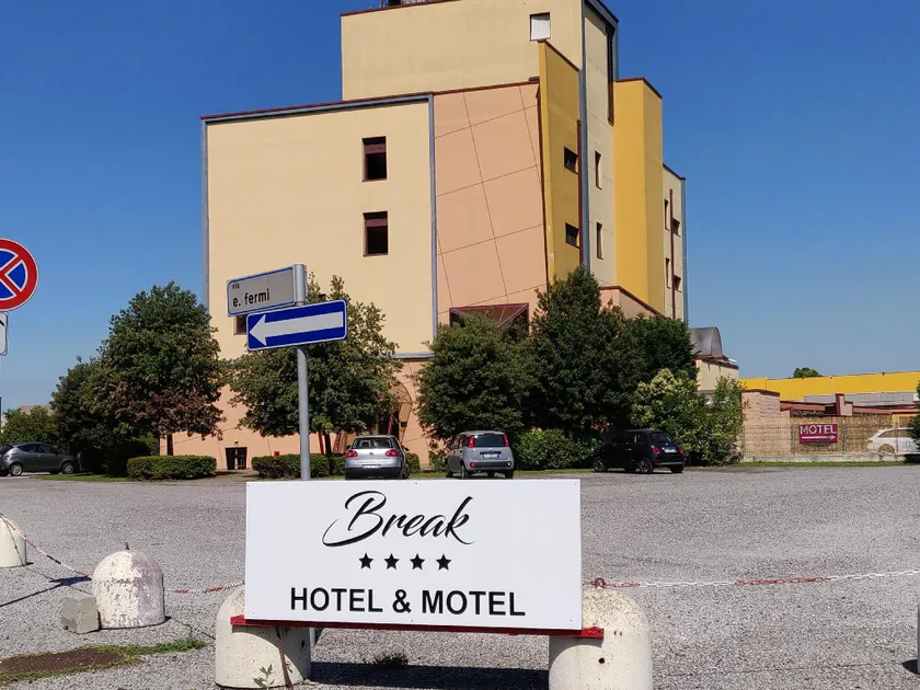 Break Hotel - Image 1