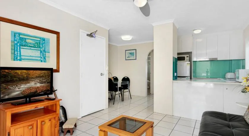 Superb 1 Bedroom Apartment near the Beach - Image 1
