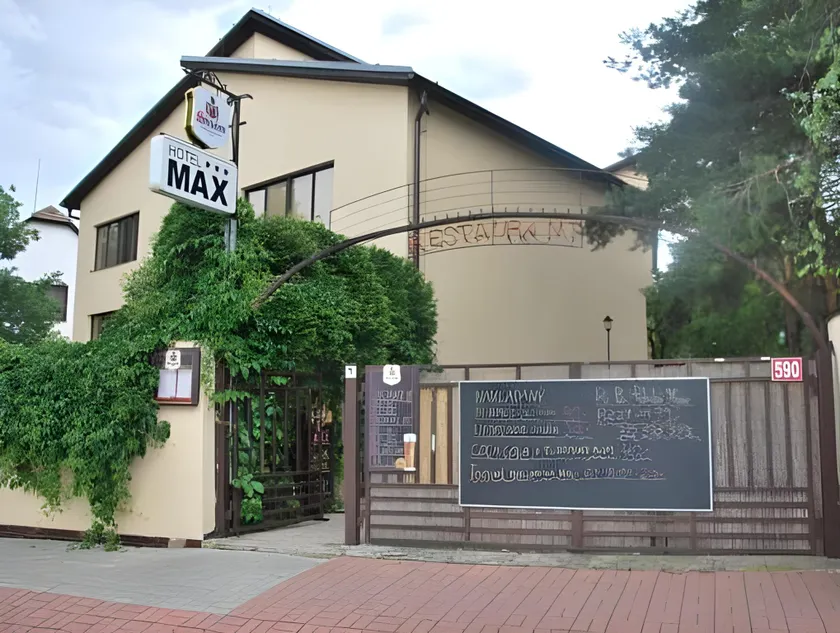 Hotel Max - Image 1