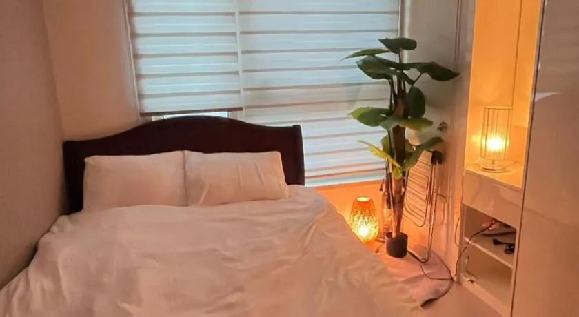 # Hotel Style # Cozy # Gangnam Plastic # Super Station Area # High-rise City View # Airport Bus # Comfort in the City # Gangnam-daero # Chromecast - Image 1