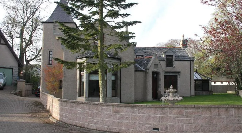 Amazing 4 Bed Scottish Baronial Style House - Image 1