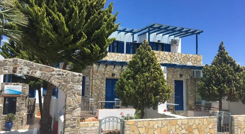 Serifos Palace - Image 1