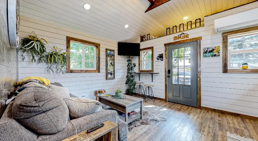 The Montclair Drive Delight - Image 1