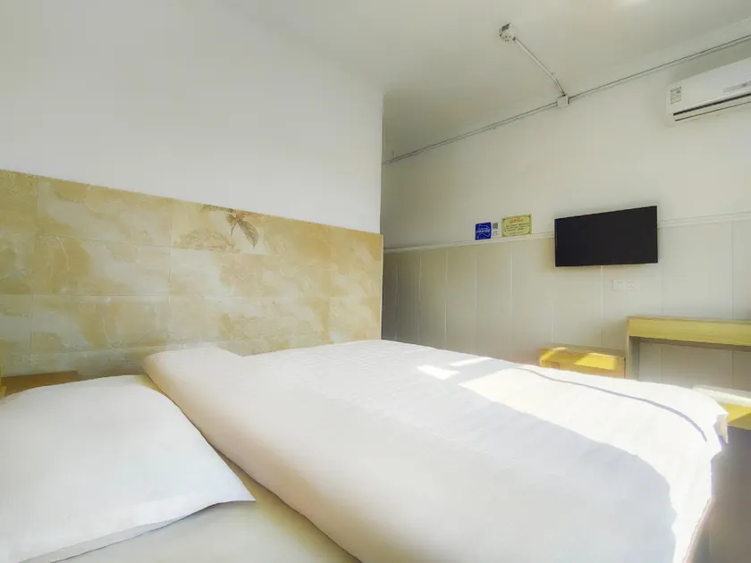 Hongwang Hotel - Image 1
