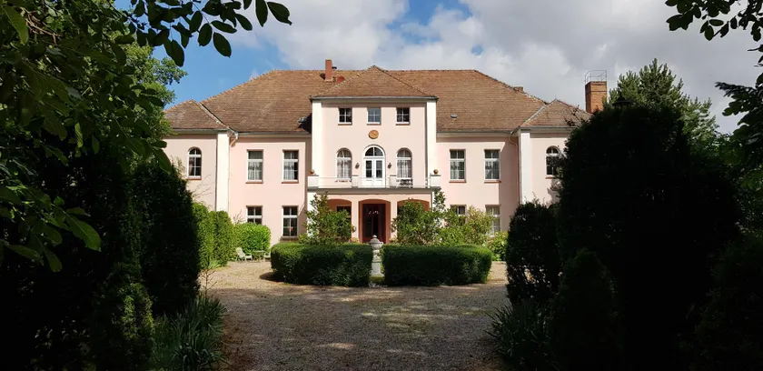 Schloßhotel Frauenmark - Image 1