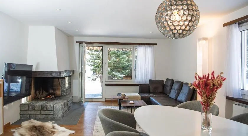 Casoja Valbella -Lenzerheide fur 4 Personen mit privatem Jacuzzi - Image 1