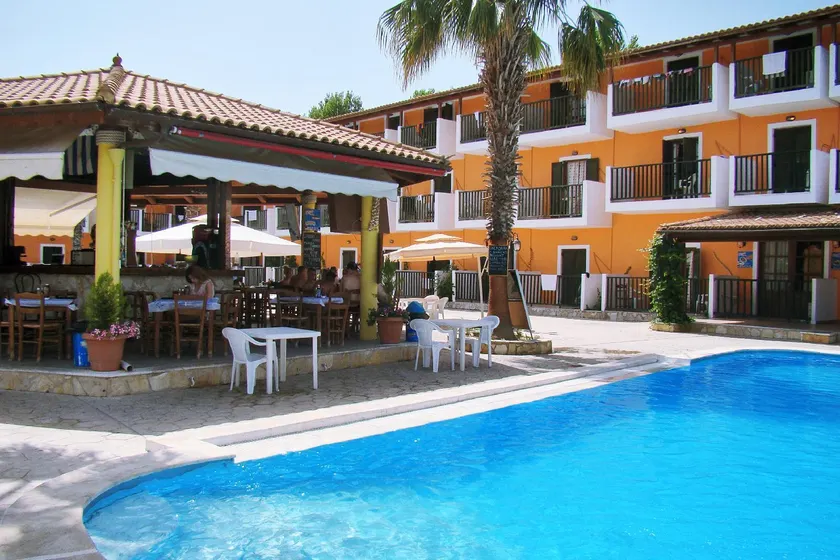 Apple Hotel - Image 1