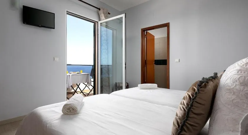 Chambre privée avec terrasse | Vue ville - Image 1