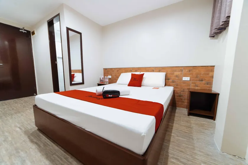 RedDoorz at Travelers Inn Bajada Davao - Image 1