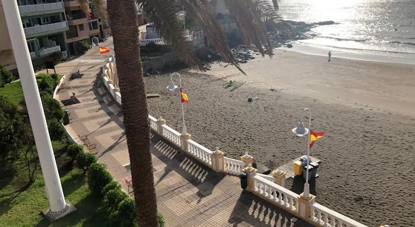 Espectacular en primera línea de la playa - Image 1