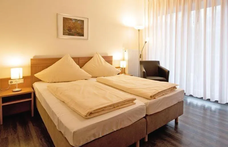 Haller Hotel Garni - Image 1