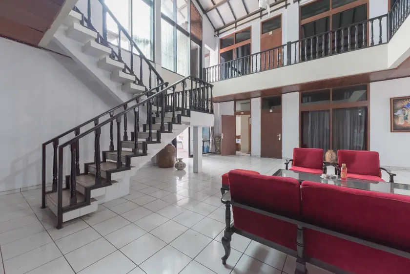 RedDoorz Syariah near Taman Kota Kuningan - Image 1