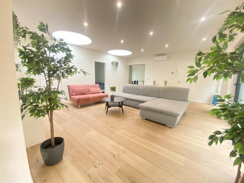 Modern Antwerp City Centre Stay - Image 1